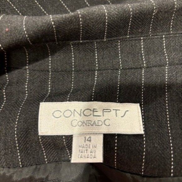 Two Piece Suit - Picture 8 of 10